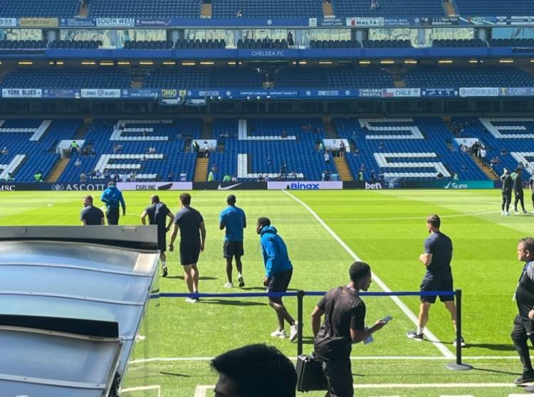 记者：客战切尔西，埃泽和格伊随队出现在斯坦福桥